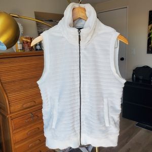 CG Sport fax fur vest. Size S fits S/M